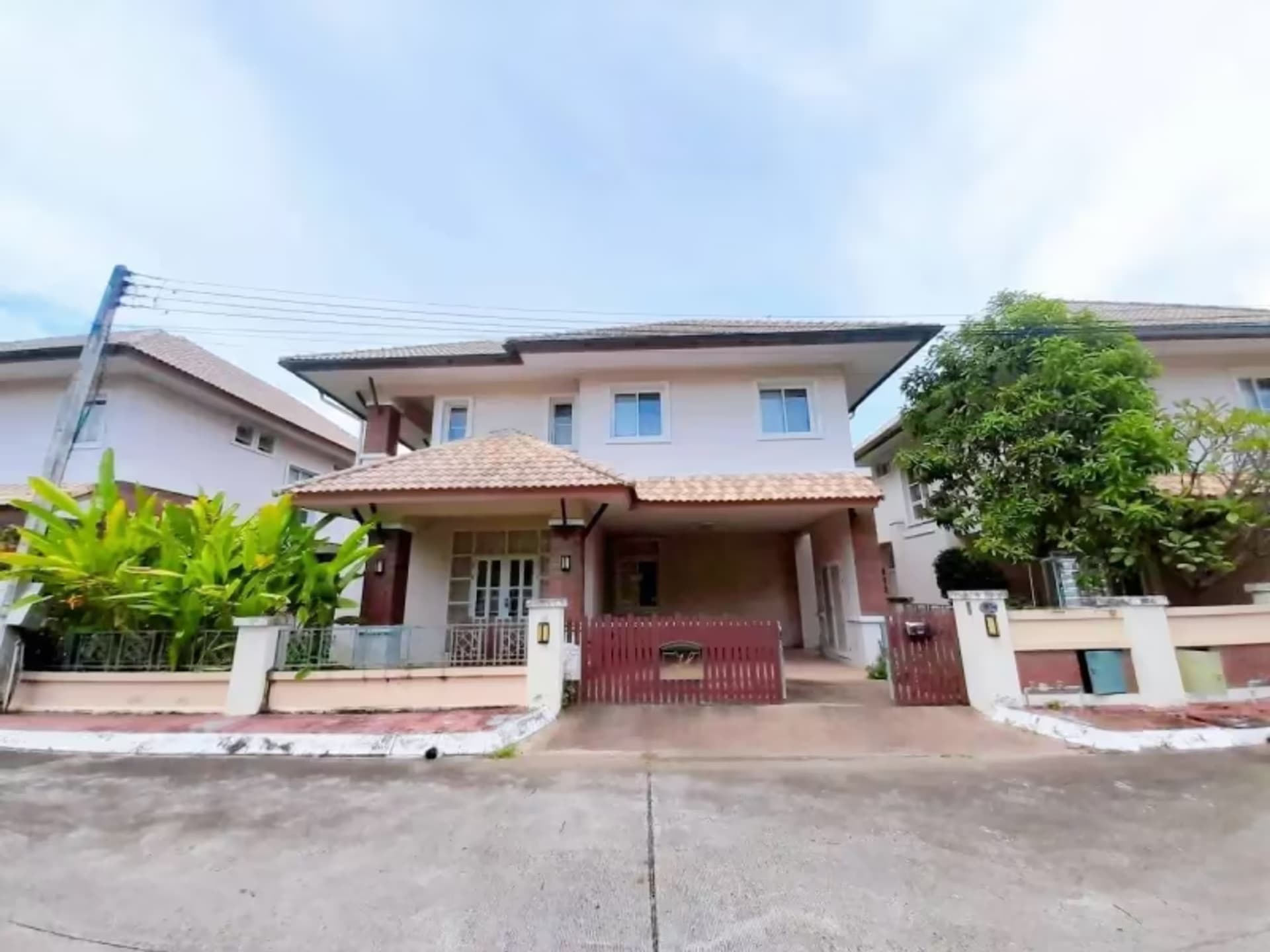 3 Bedroom House - Image 17