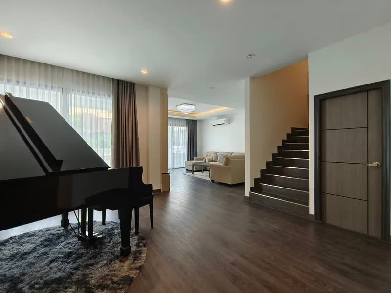 House for Rent, Sale in Watthana.