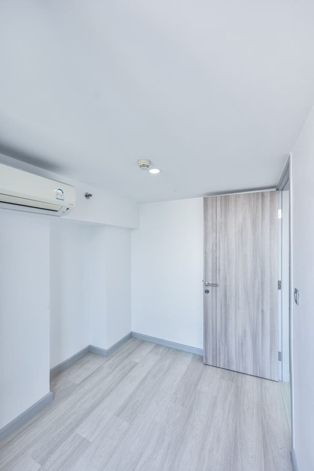 1 Bed Condo for Sale in Sathon - Image 6