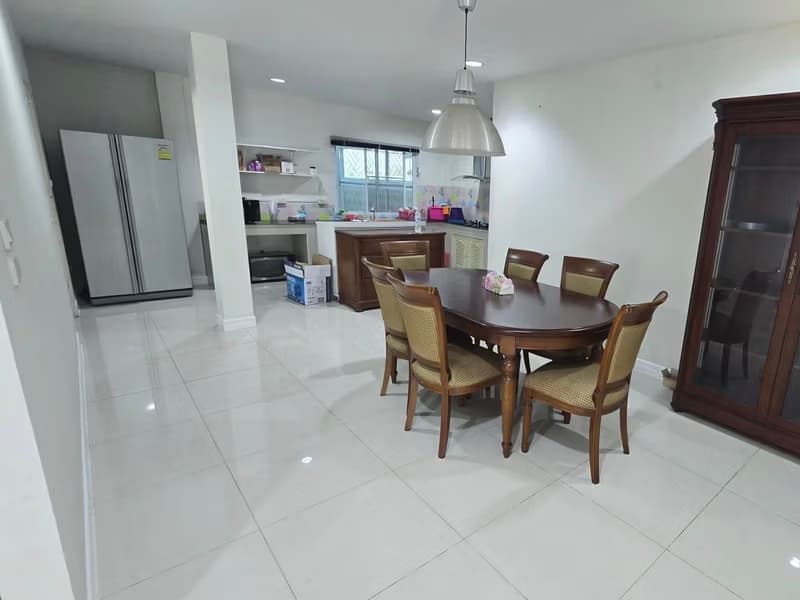 4 Bed House for Rent in San Kamphaeng