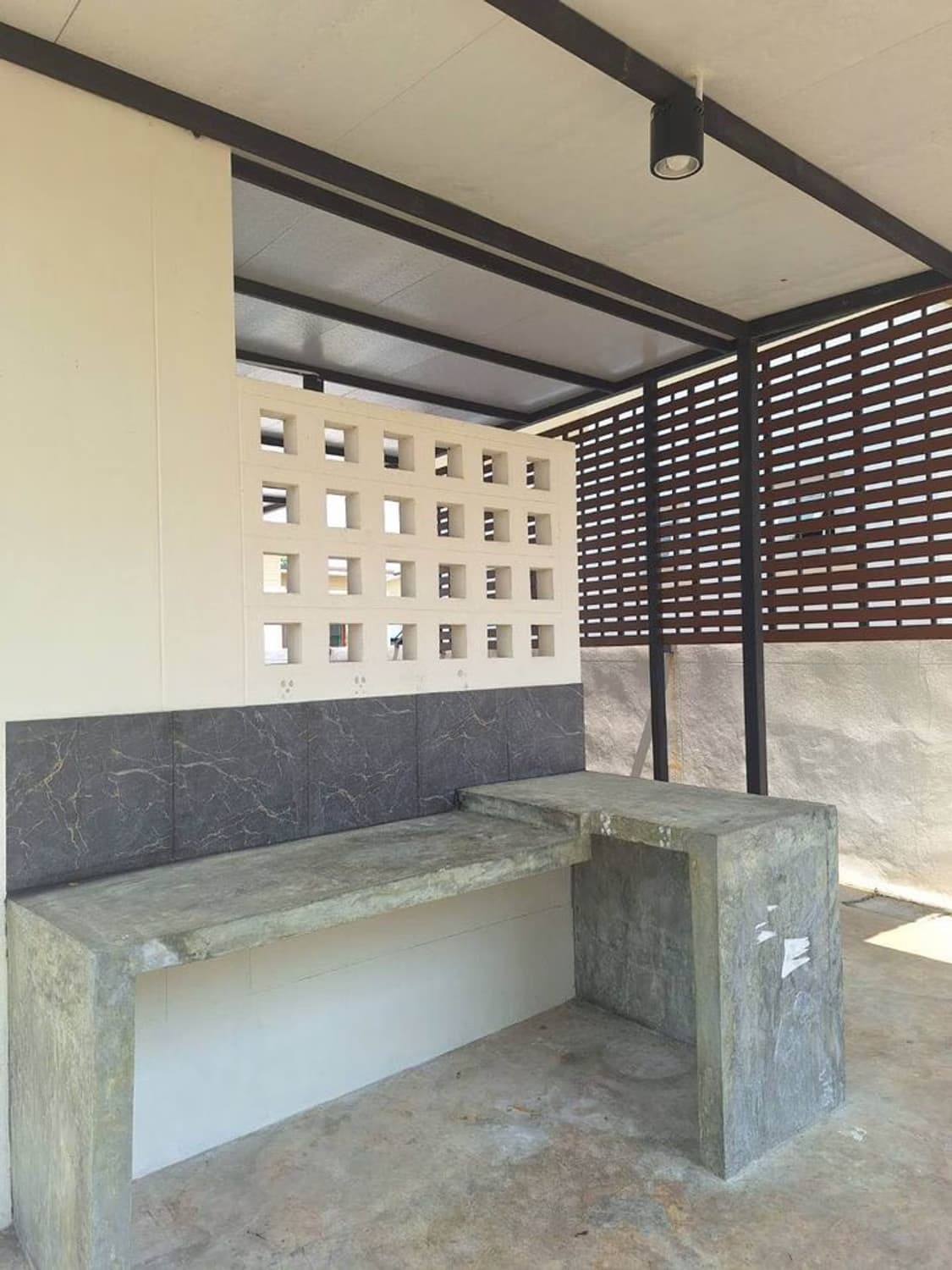 3 Bed House for Rent in Saraphi - Image 7