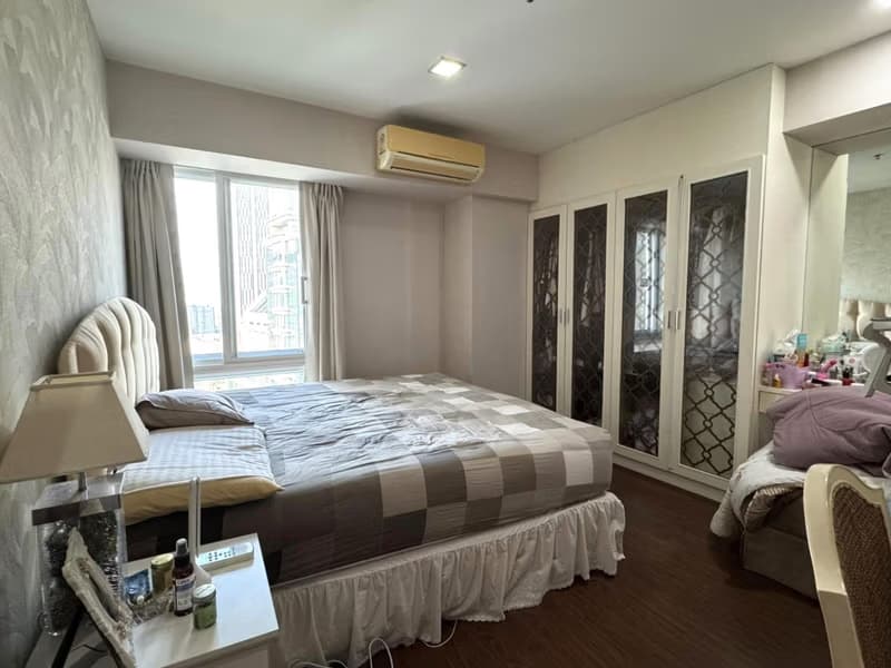 2 Bed Condo for Sale in Huai Khwang