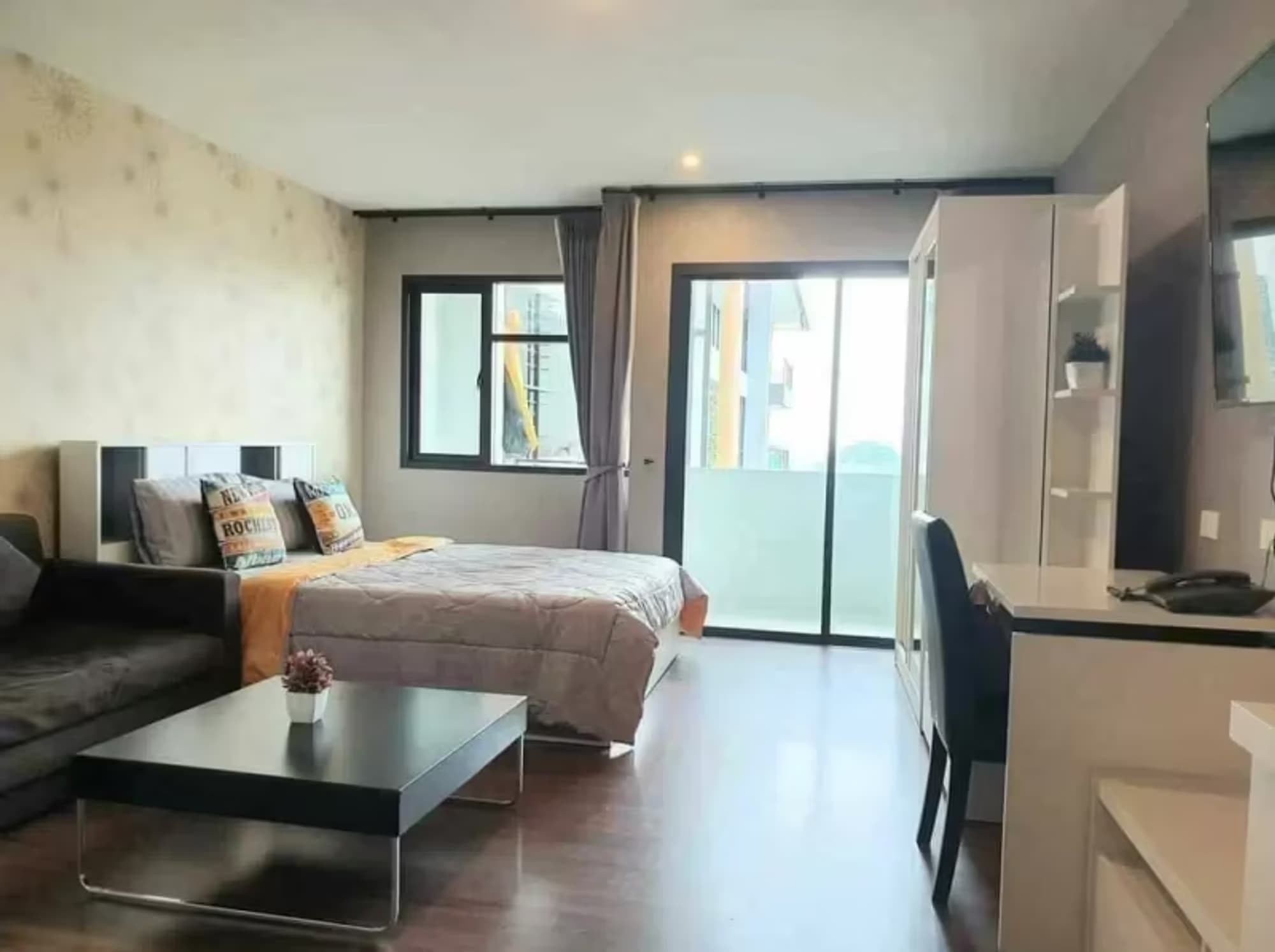 1 Bedroom Condo - Image 2
