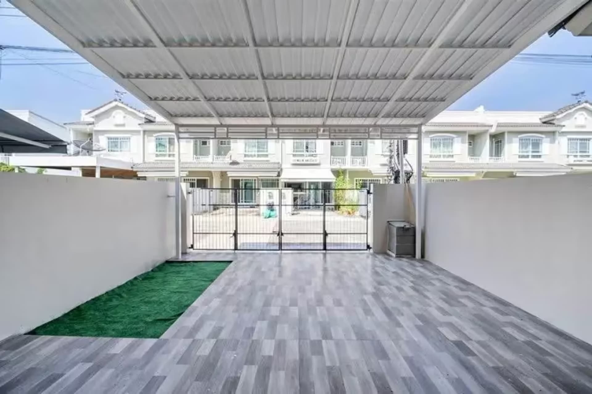 2 Bedroom House - Image 1