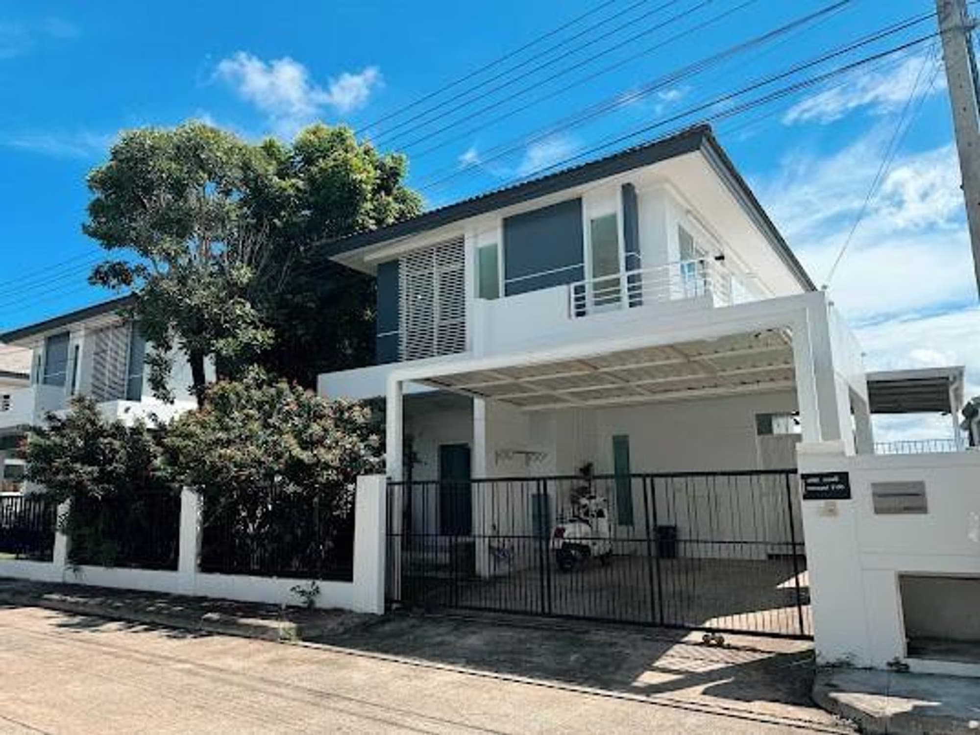 3 Bed House for Rent and Sale in San Sai - Image 1
