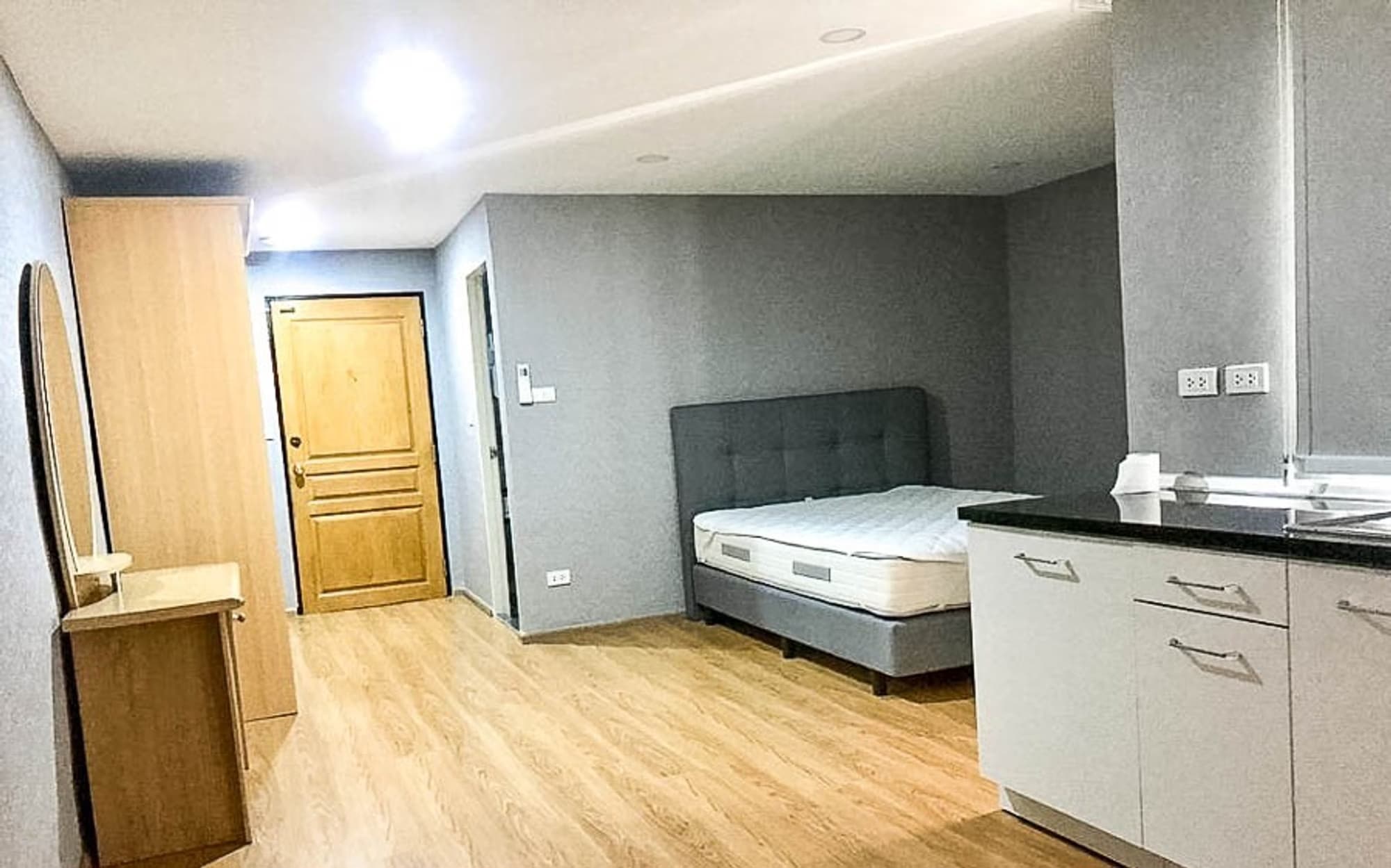 1 Bedroom Condo - Image 1
