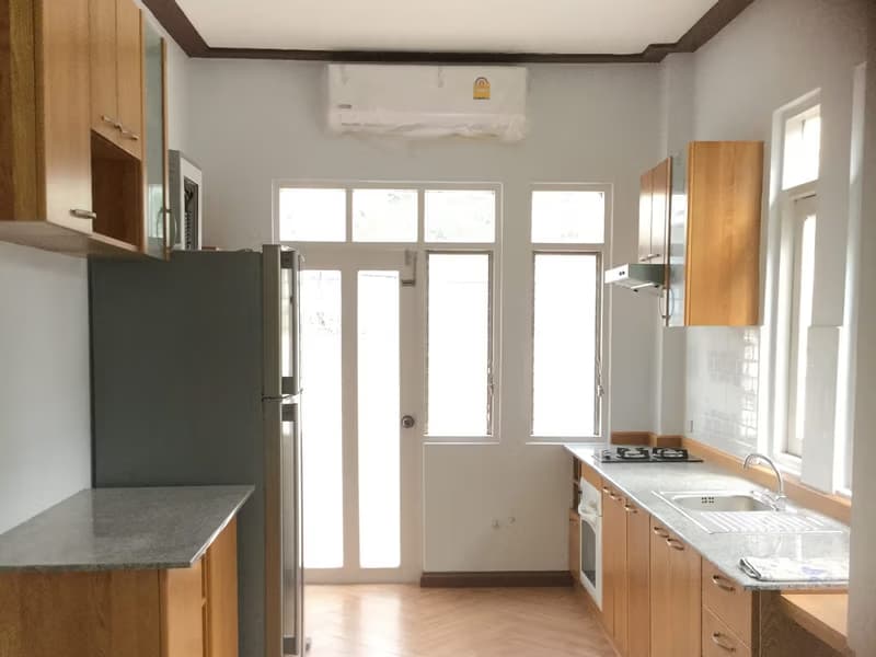 3 Bed Townhouse for Rent in Watthana