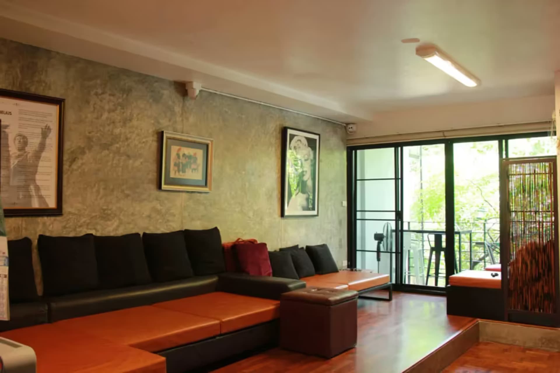 6 Bedroom House - Image 30
