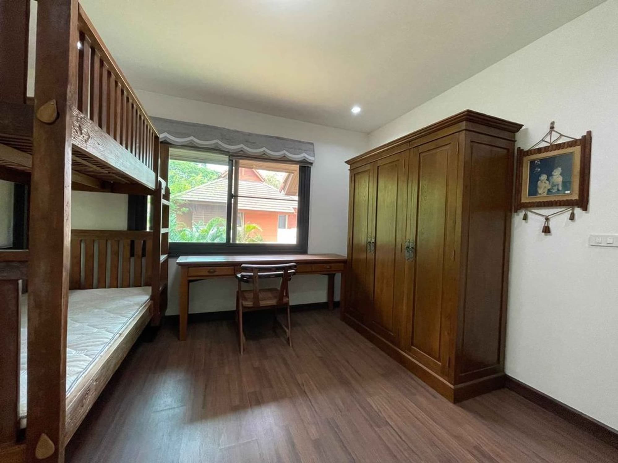 4 Bed House for Rent in Hang Dong - Image 5