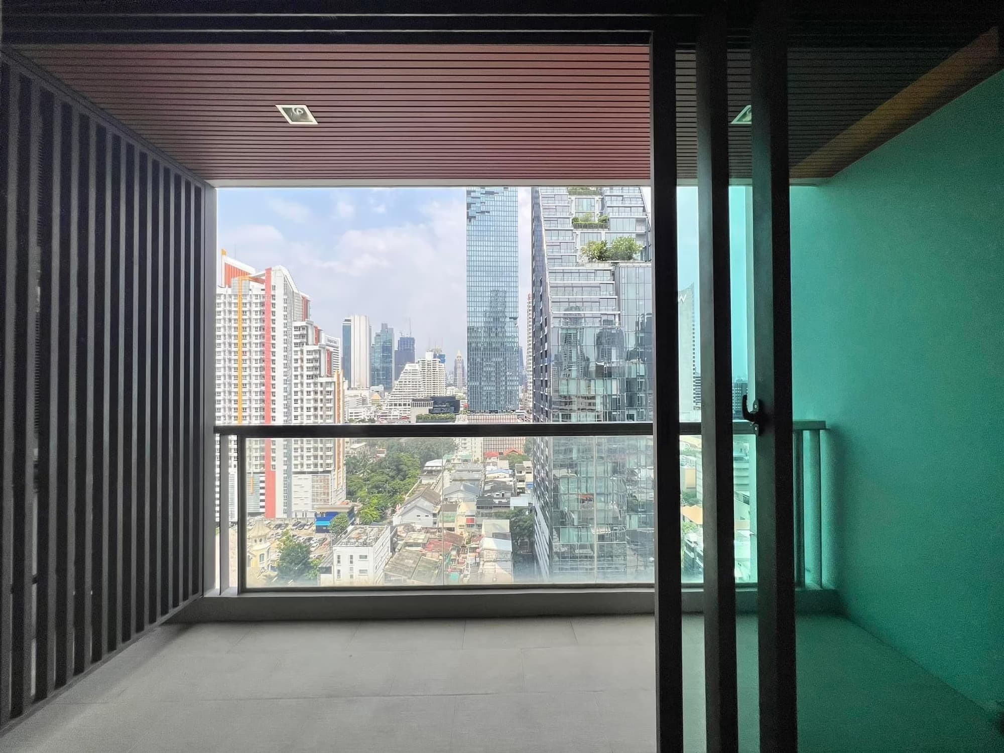 1 Bed Condo for Rent in Bang Rak - Image 2