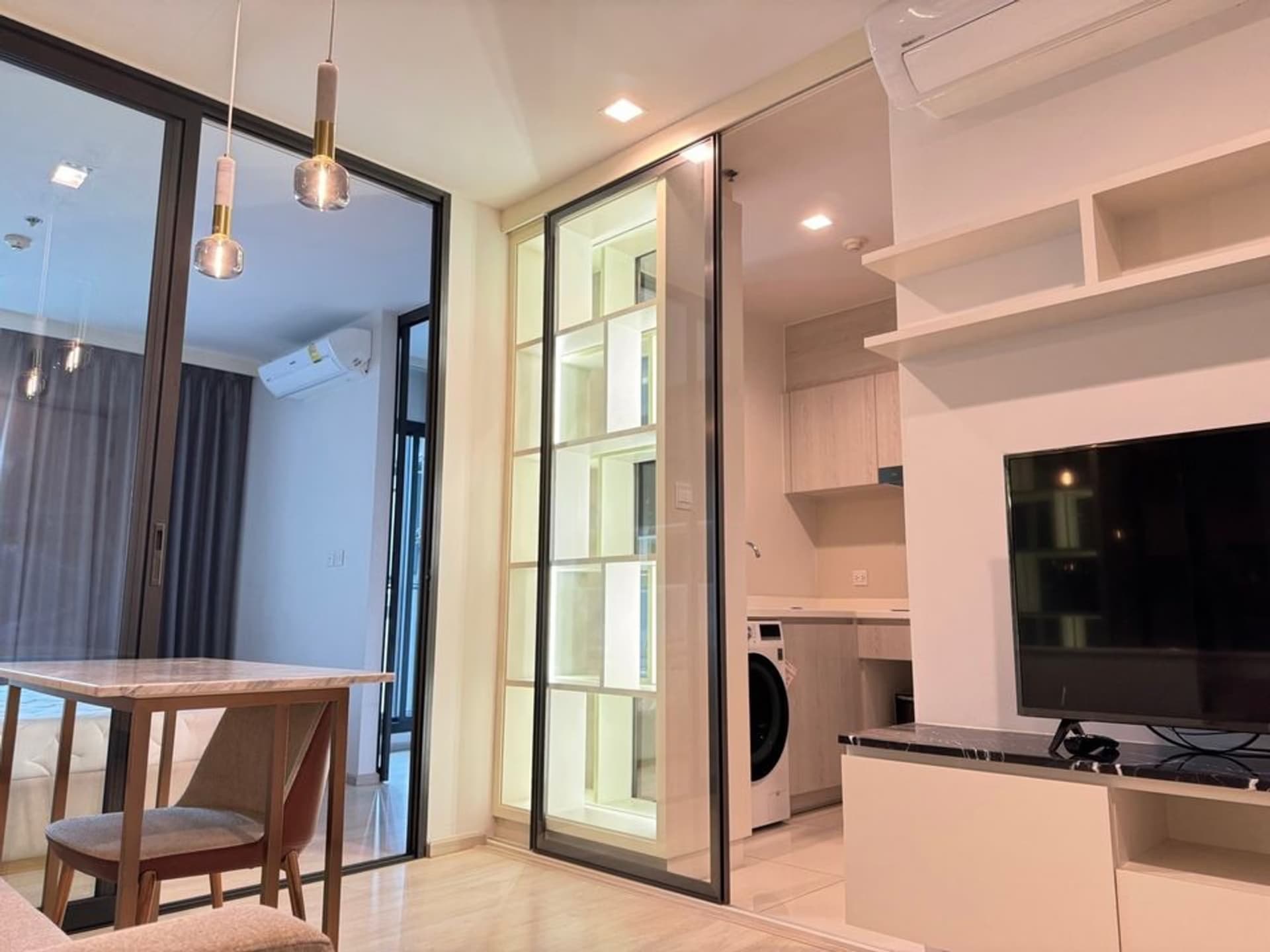 1 ห้องนอน Condo สำหรับ จำหน่าย ใกล้ Phloen Chit BTS - Image 2