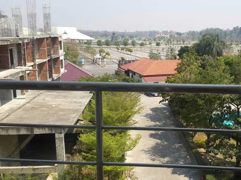Code 552 Luxury Condo close to Mountain