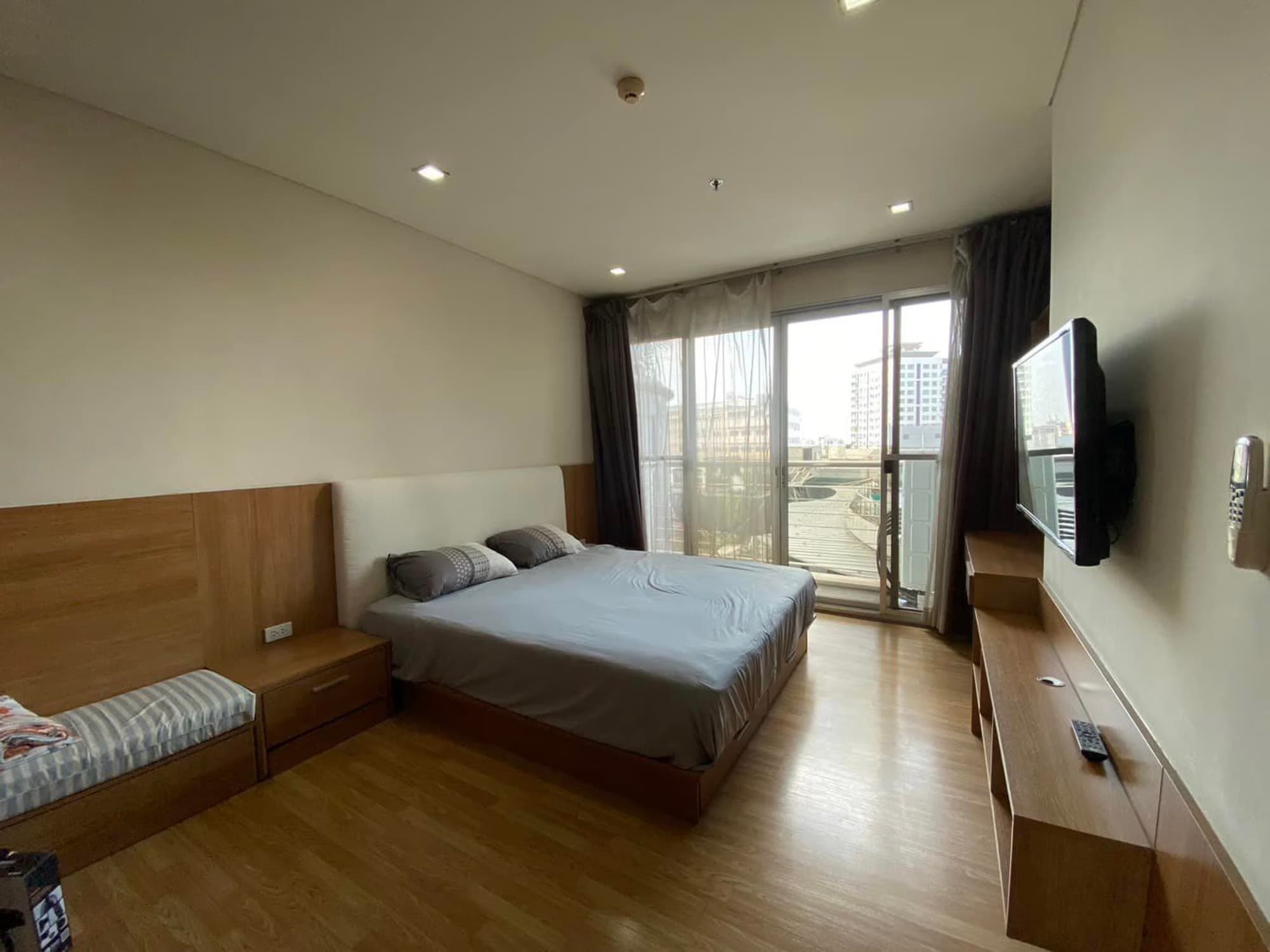 Condo for Rent at Le Luk Condominium - Image 2
