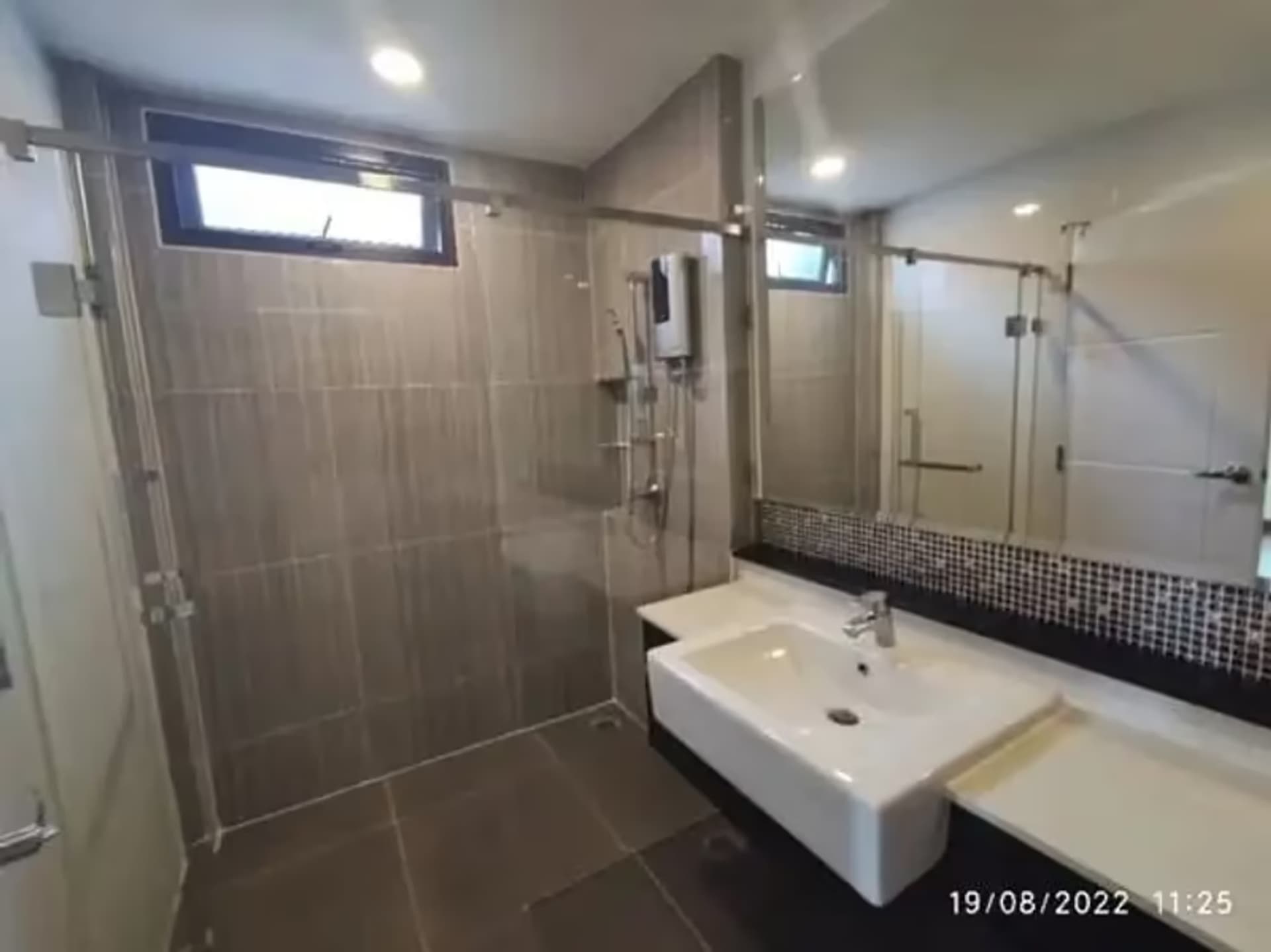 4 Bedroom House - Image 19