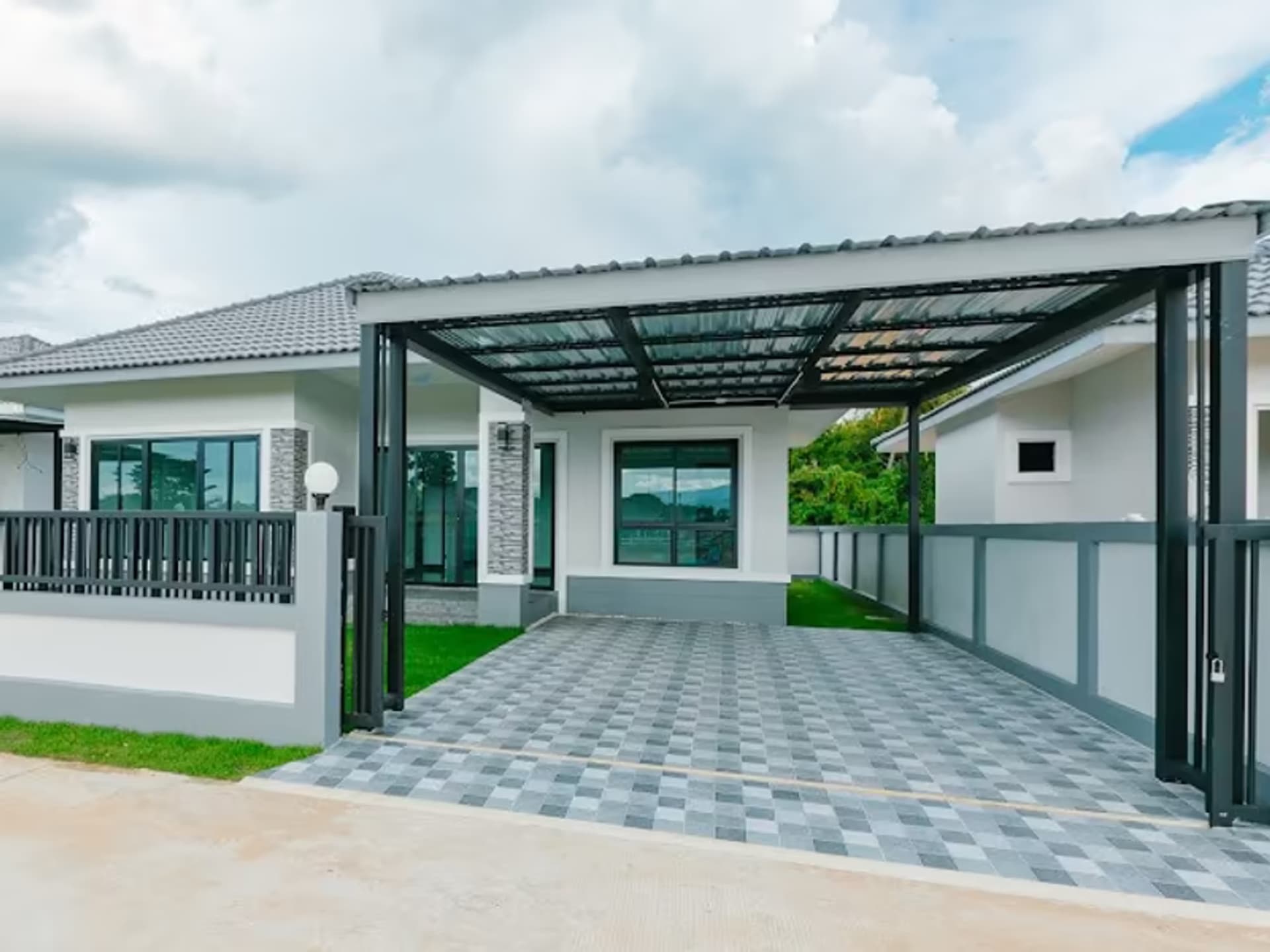 3 Bedroom House - Image 11