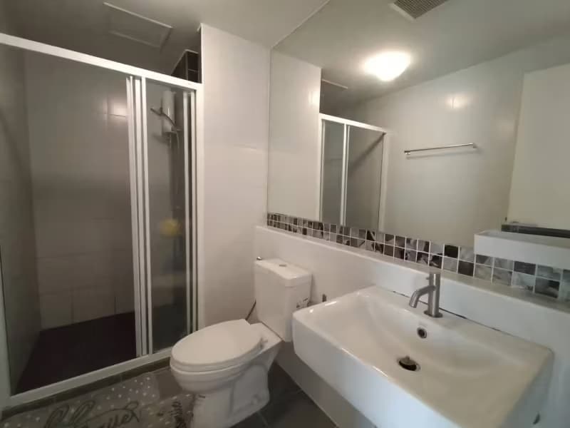 1 Bedroom Condo