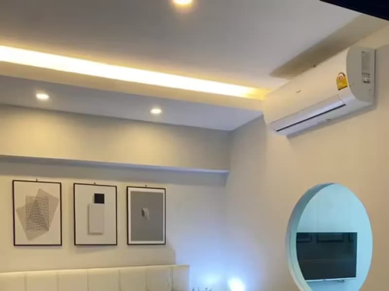 1 Bedroom Condo