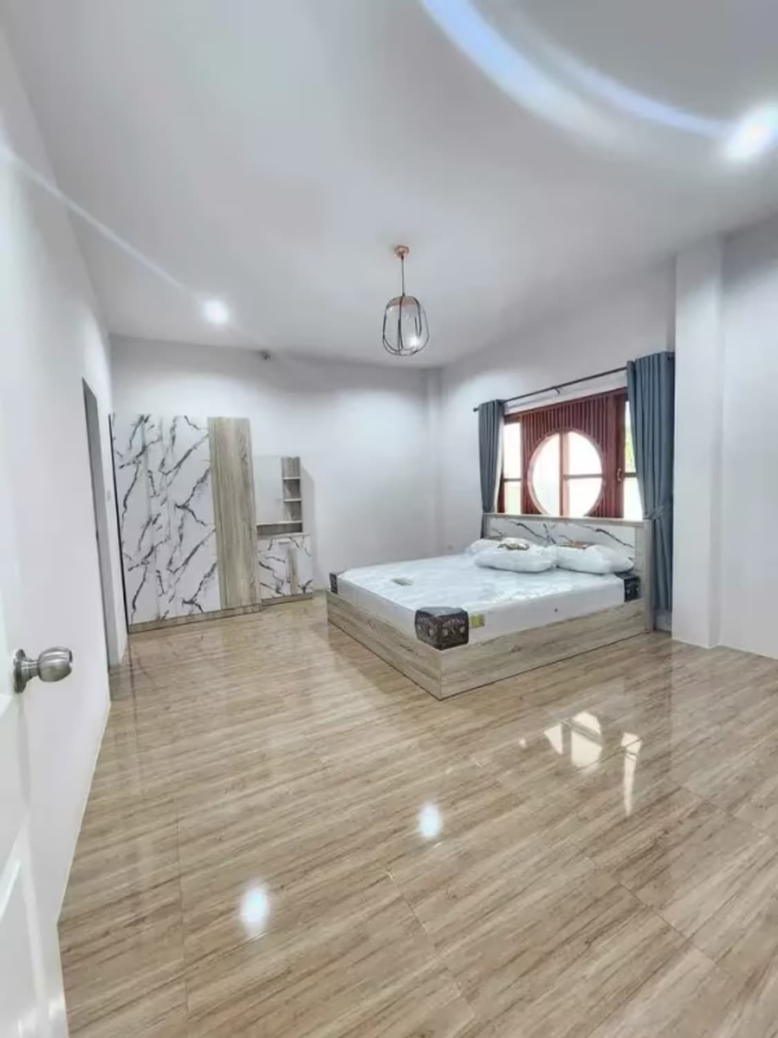 3 Bedroom House - Image 13