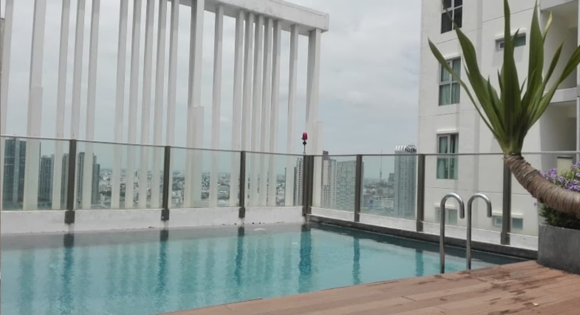 2 Bed Condo for Sale in Khlong Toei - Image 7
