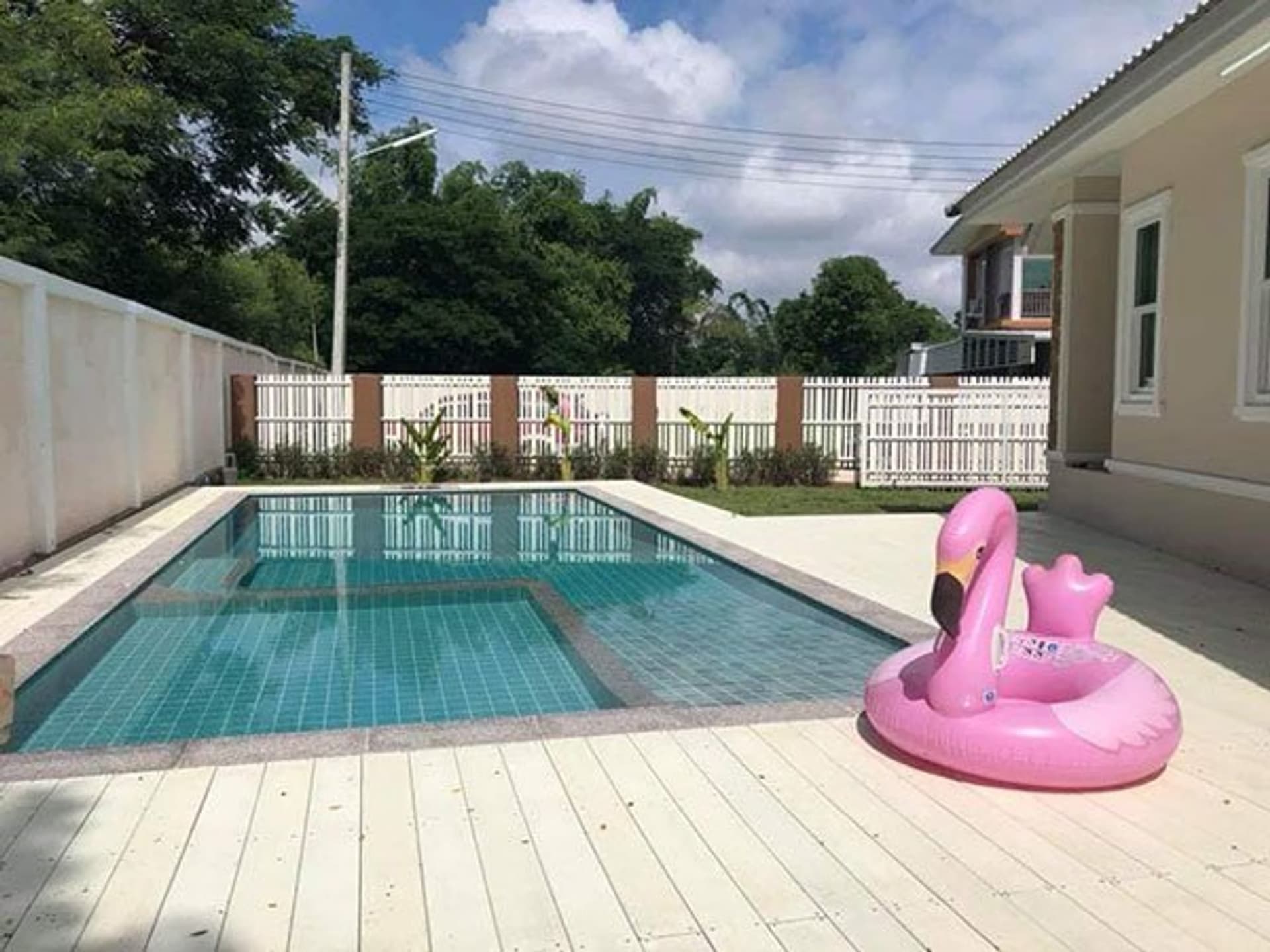 4 Bed House for Rent and Sale in San Kamphaeng - Image 2