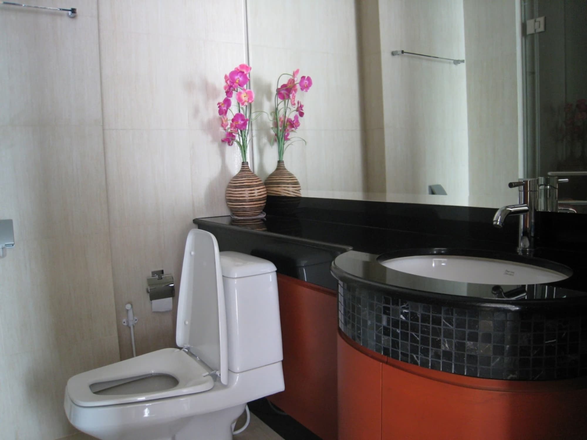 2 ห้องนอน คอนโด สำหรับ จำหน่าย ใน Bang Rak - Image 10