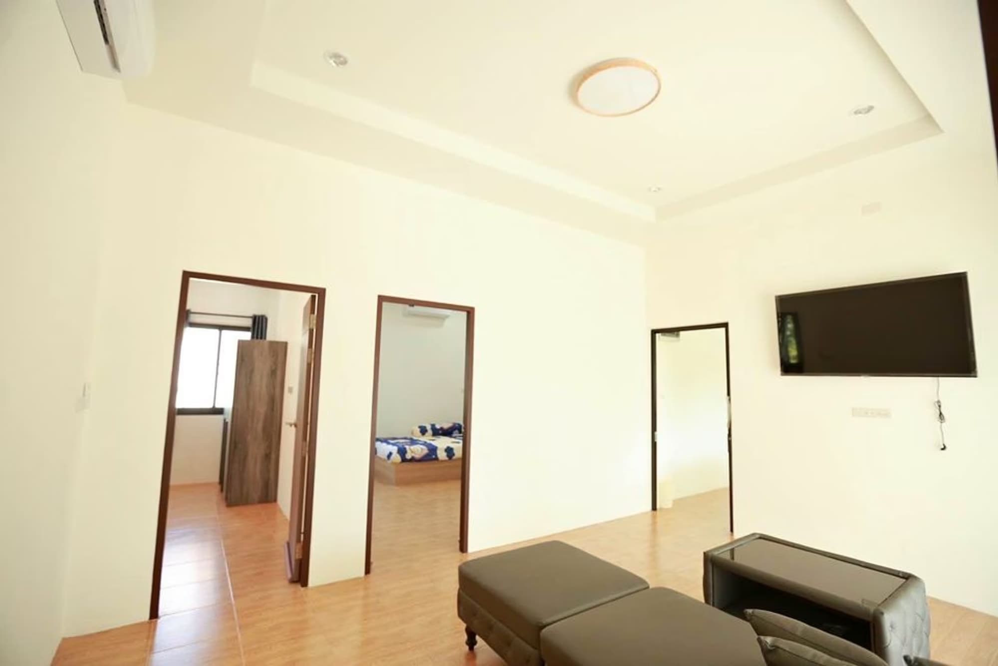  - Image 4