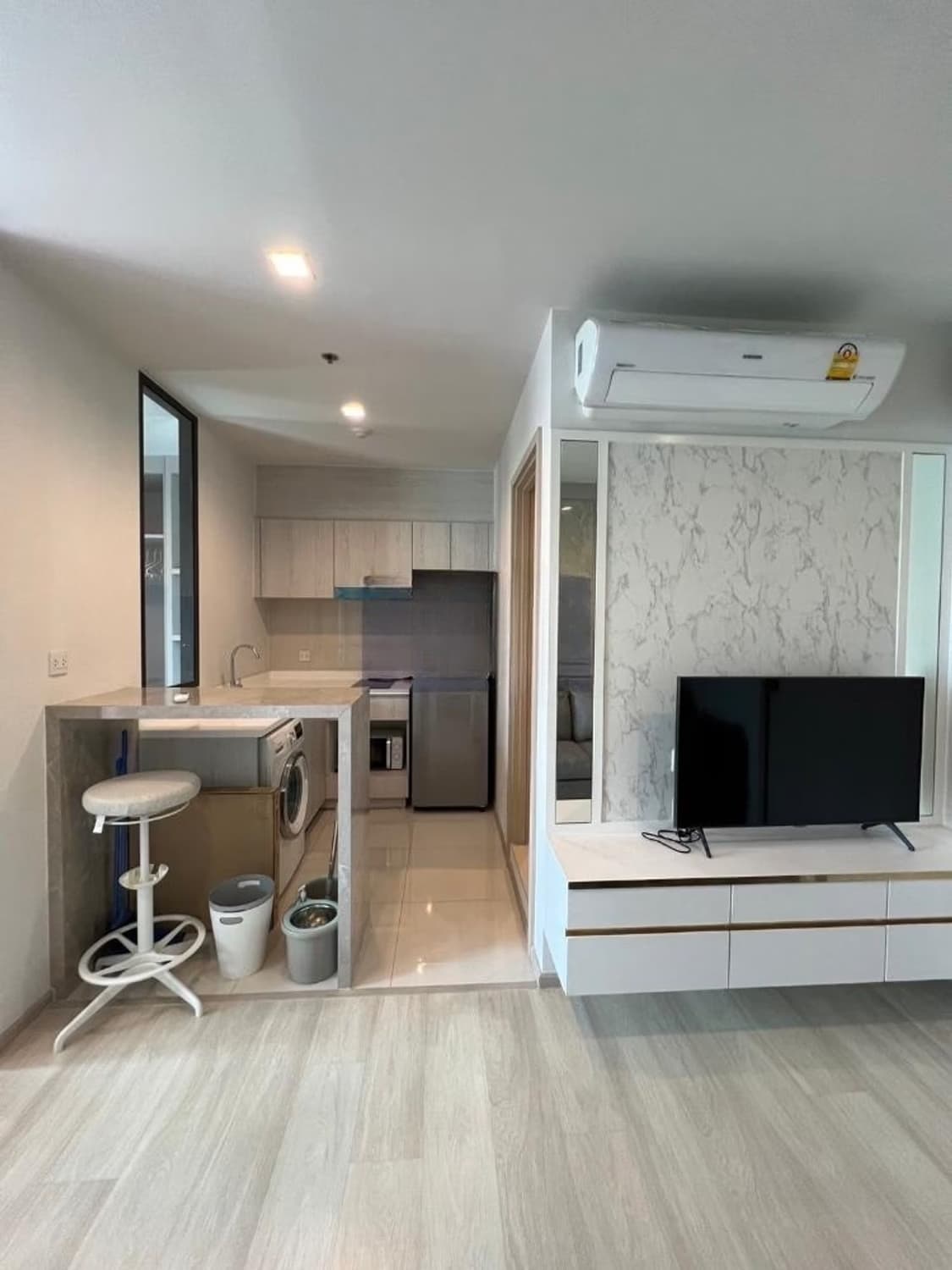 1 Bed Condo for Rent  Near Phloen Chit BTS - Image 3