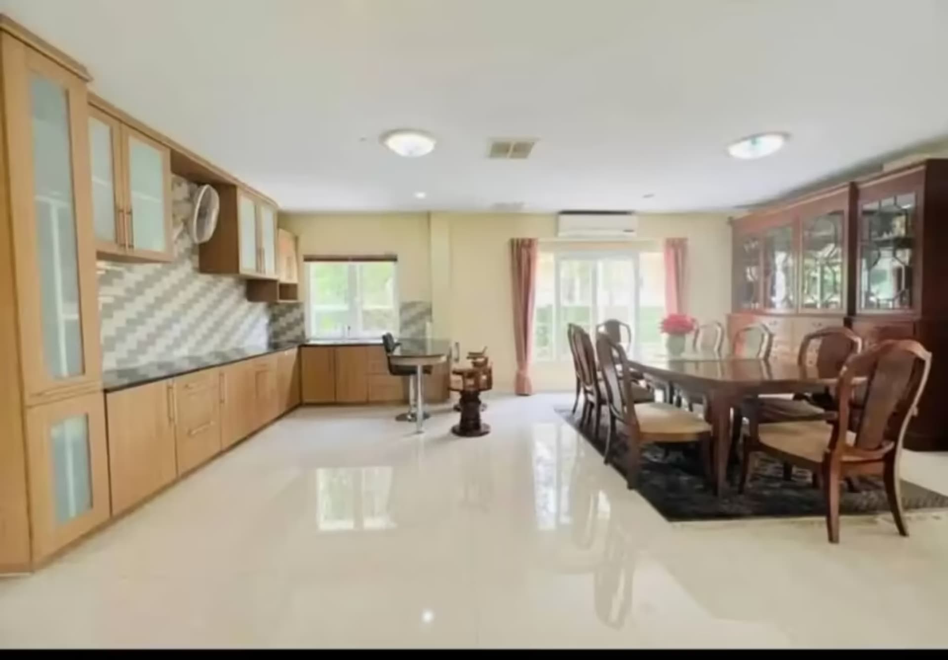4 Bedroom House - Image 29