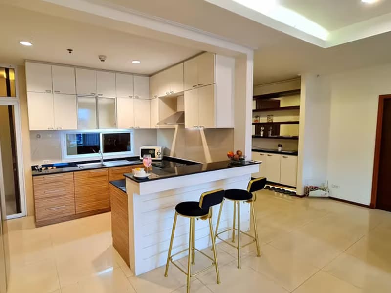 Piyathip Place Serviced Apartment