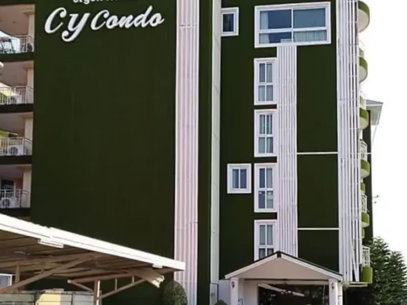 1 Bedroom Condo
