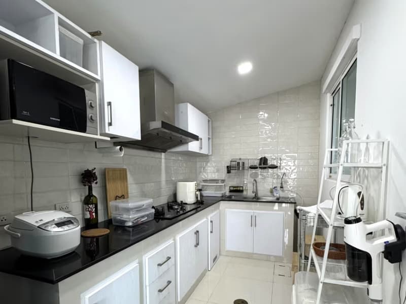 3 Bed Townhouse for Rent in San Kamphaeng