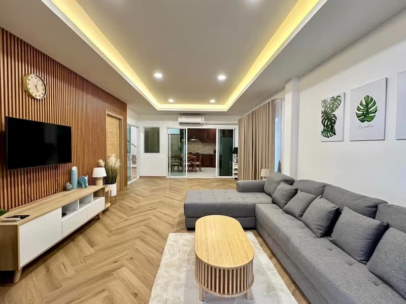 4 Bed House for Rent in Mueang Chiang Mai
