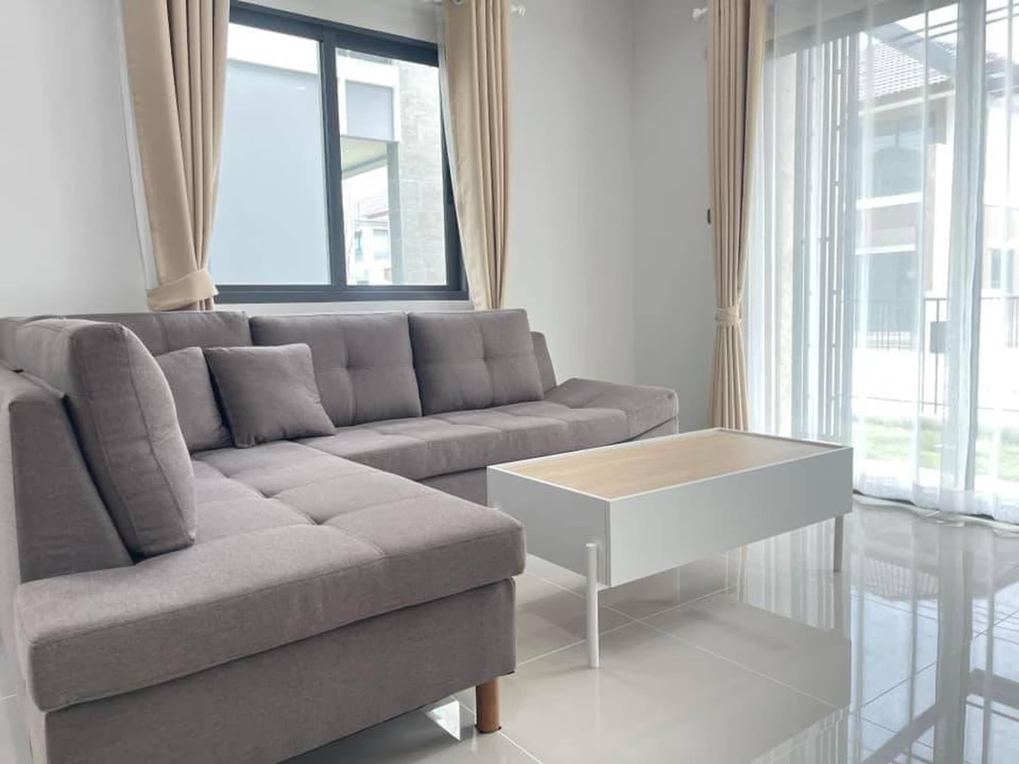 3 Bed House for Rent in Saraphi - Image 5