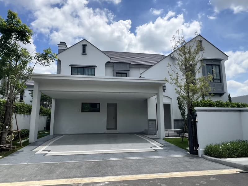 4 Bed House for Rent and Sale in Saphan Sung