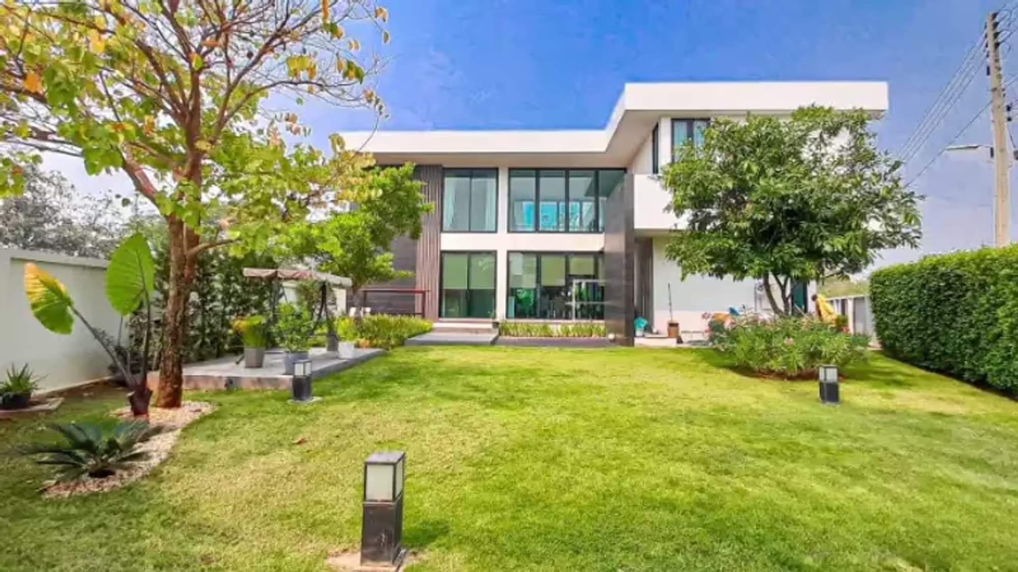 5 Bedroom House - Image 2