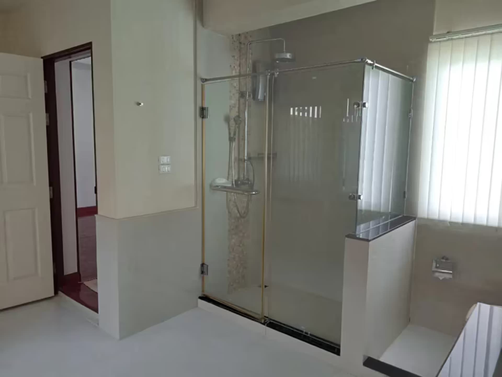 5 Bedroom House - Image 15