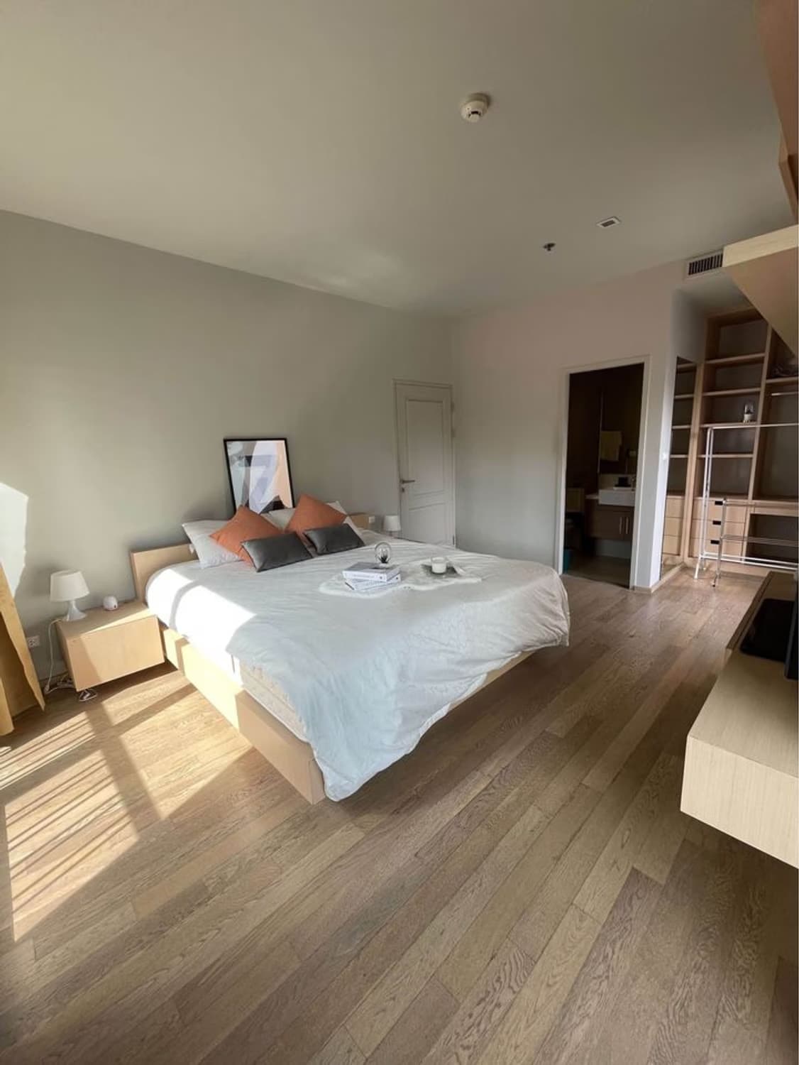 Condo for Rent at Noble Refine - Image 14