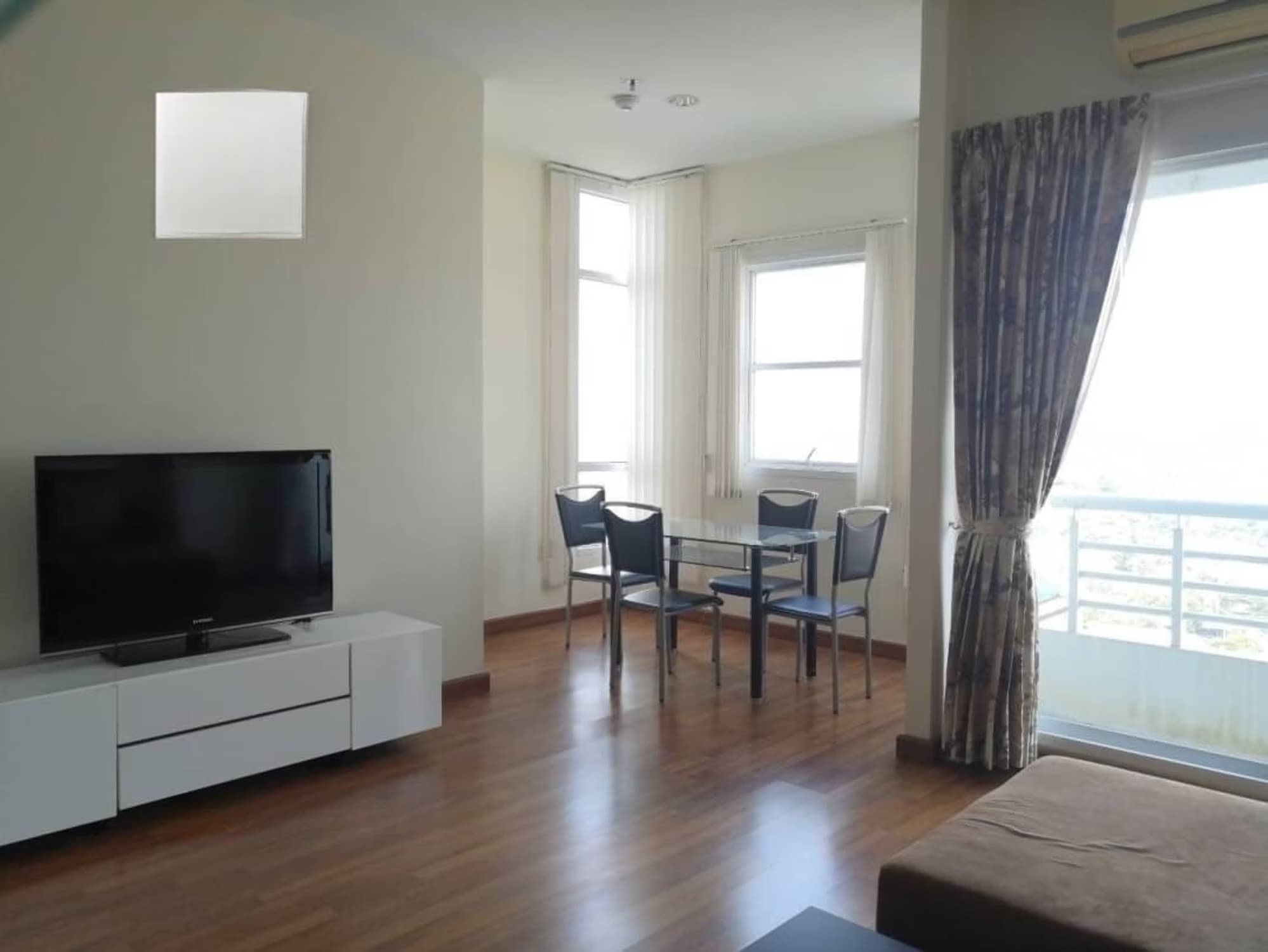 1 Bed Condo for Rent  Near Si Kritha MRT - Image 2