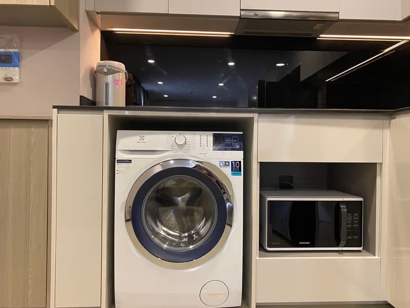 2 Bed Condo for Rent  Near National Stadium BTS