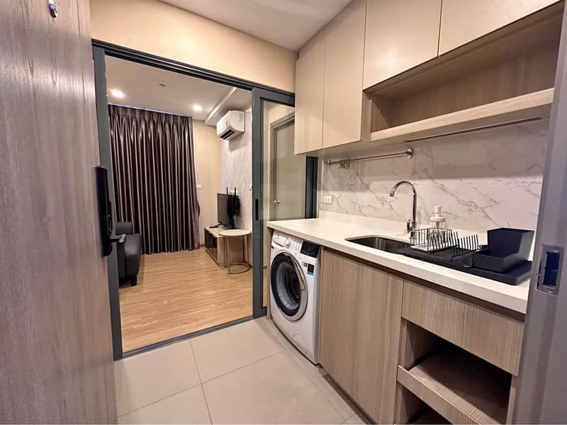 1 Bedroom Condo