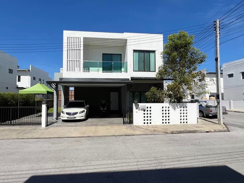 4 Bed House for Rent in San Kamphaeng