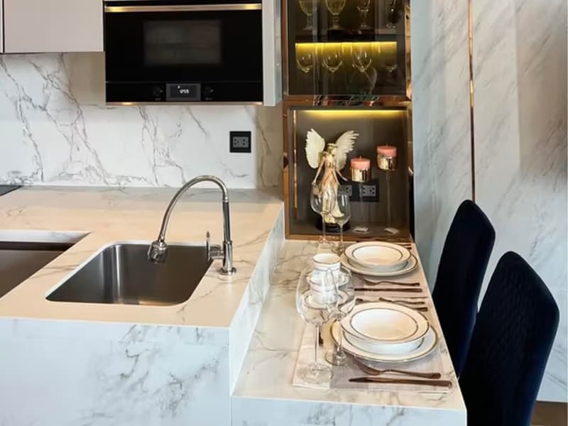 1 Bedroom Condo