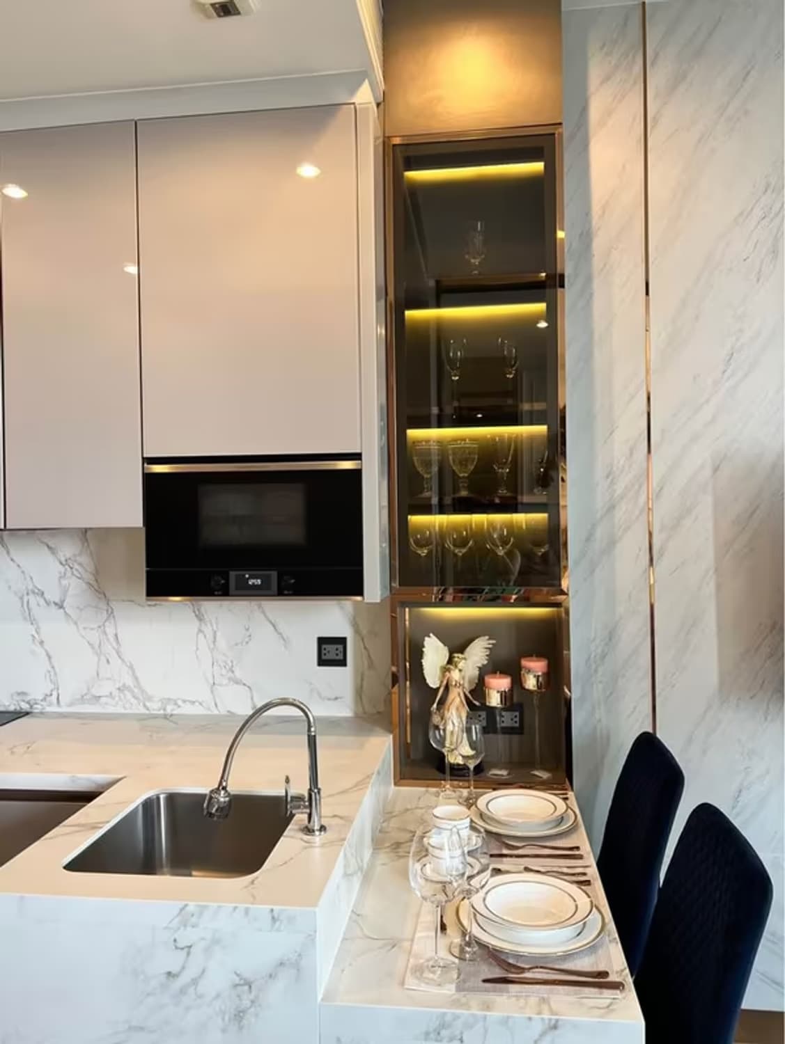 1 Bedroom Condo - Image 3