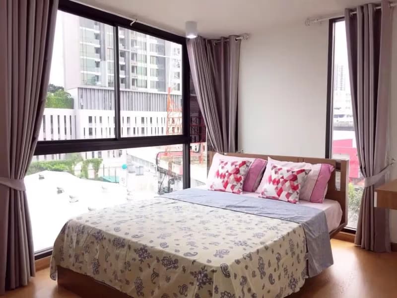 1 Bedroom Condo