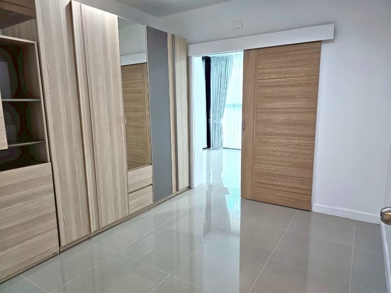 4 Bed House for Rent and Sale in Hang Dong District
