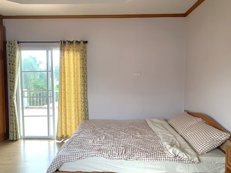 4 Bed House for Rent in San Kamphaeng District