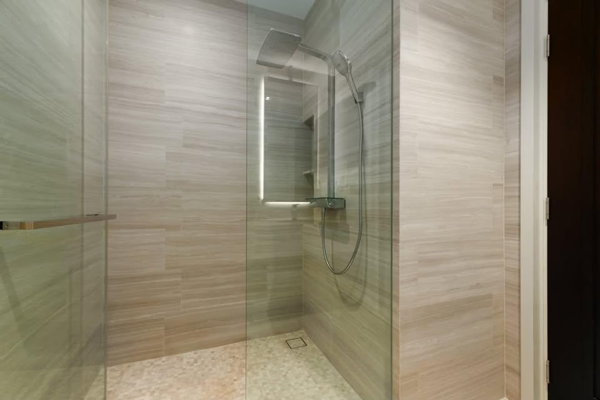 3 Bed Condo for Sale in Watthana - Image 8