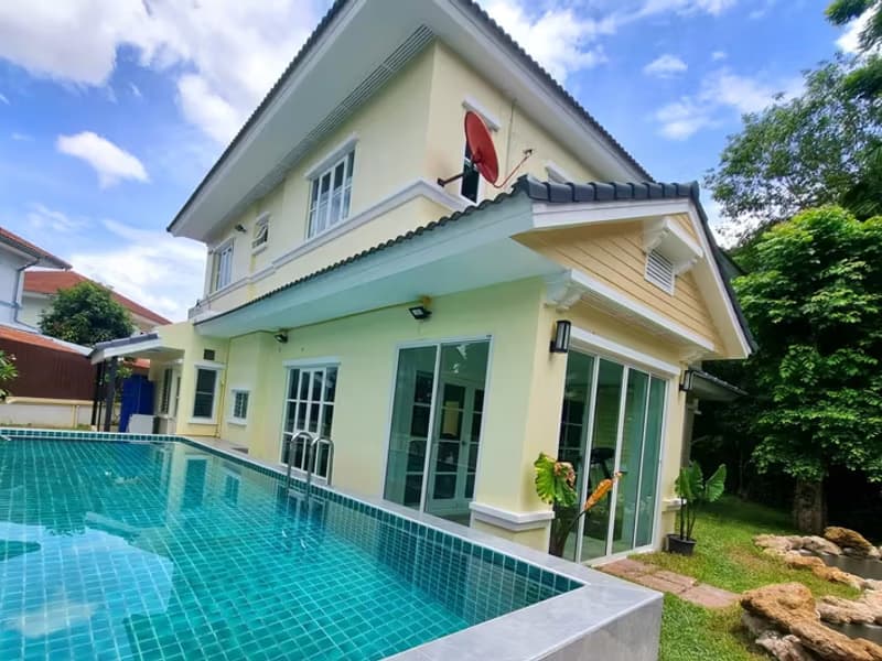 7 Bedroom House