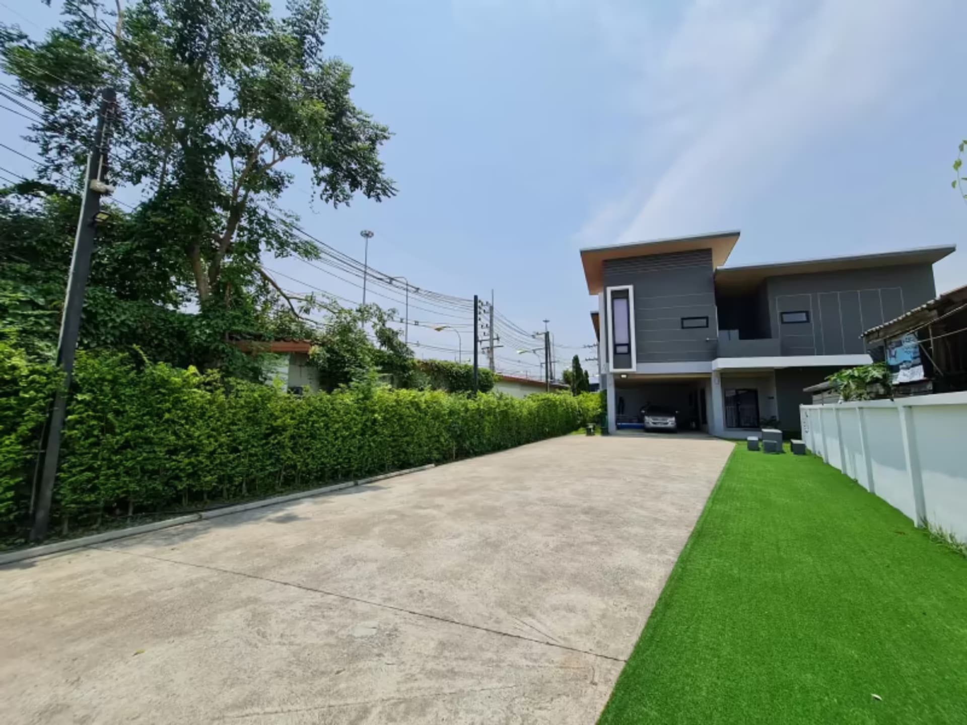 6 Bedroom House - Image 4