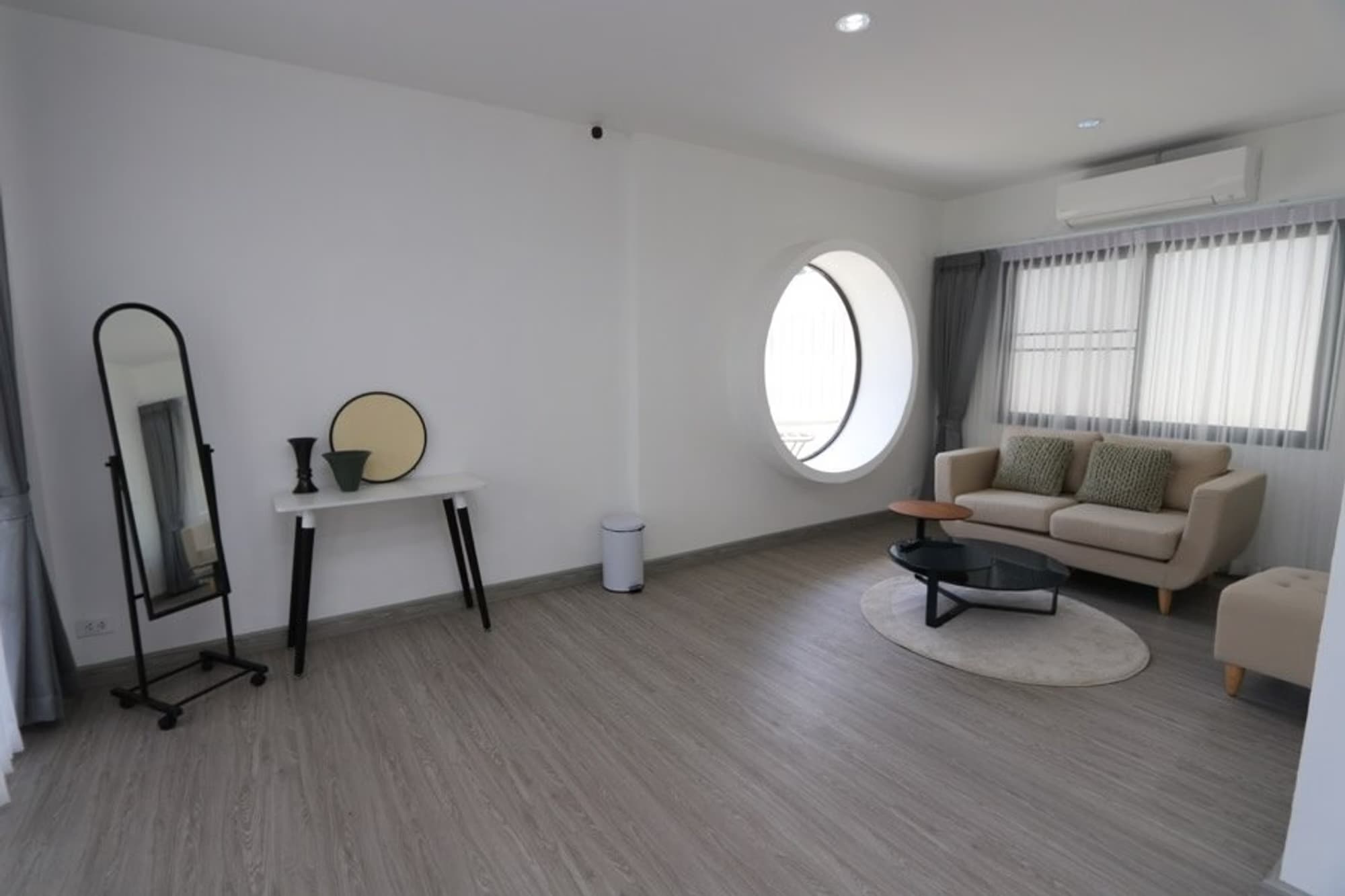  - Image 4